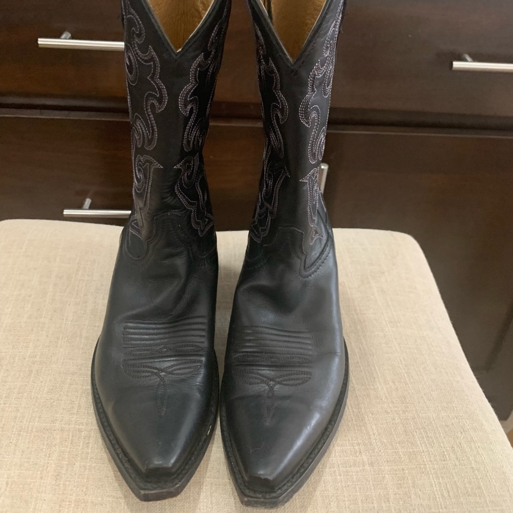Cavender’s Women’s Black Ranchero Snip Toe Cowboys Boots